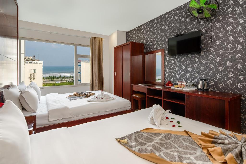 Phòng Deluxe Triple view thành phố tuyệt đẹp